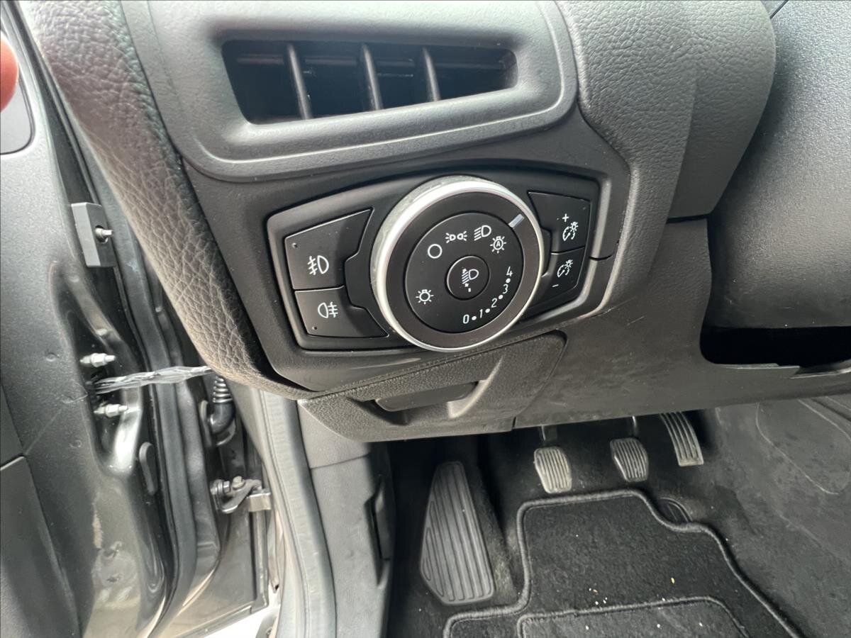 Ford Focus Kombi 999,0 92 kw