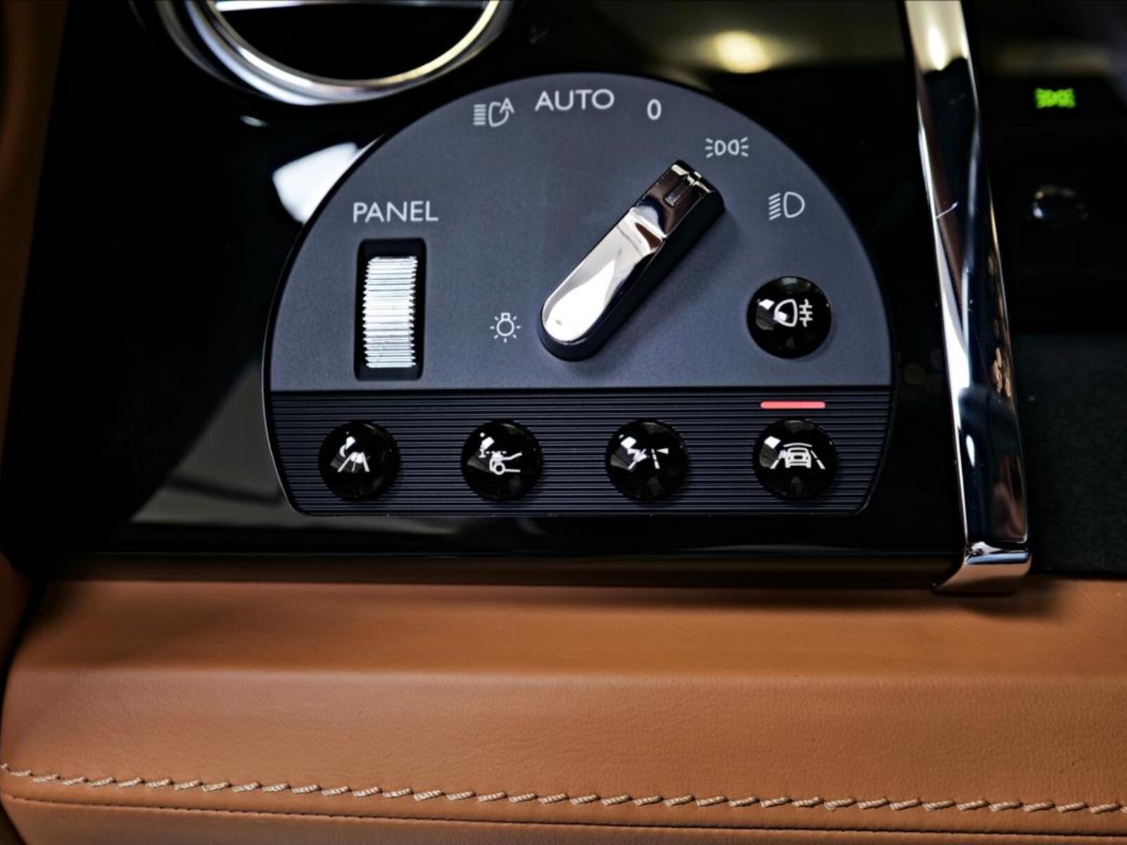 Rolls-Royce Wraith 29