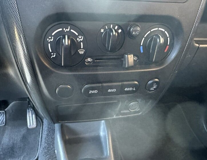 Suzuki Jimny SUV / Terénní 1,3 l 63 kw