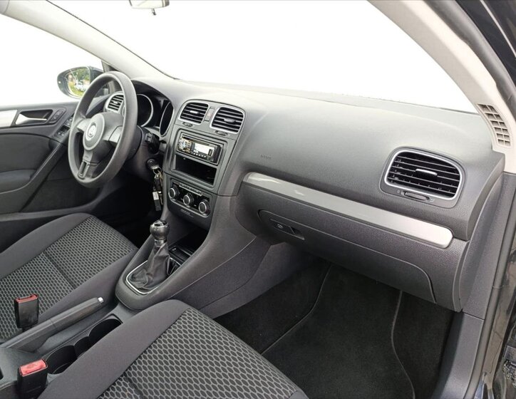 Volkswagen Golf Hatchback 1,6 l 77 kw