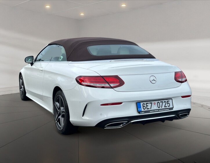 Mercedes-Benz Třídy C Kabriolet 2,0 l 180 kw