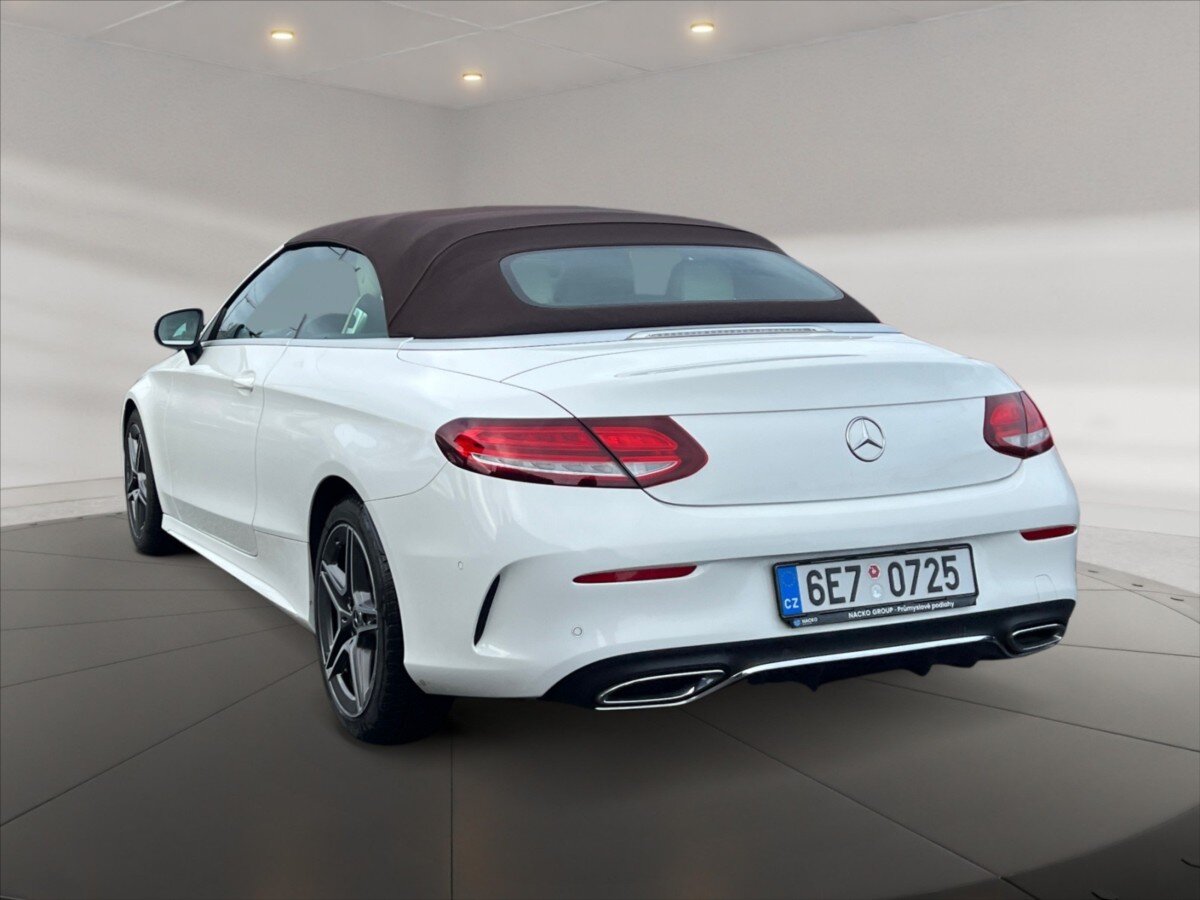 Mercedes-Benz Třídy C Kabriolet 2,0 l 180 kw