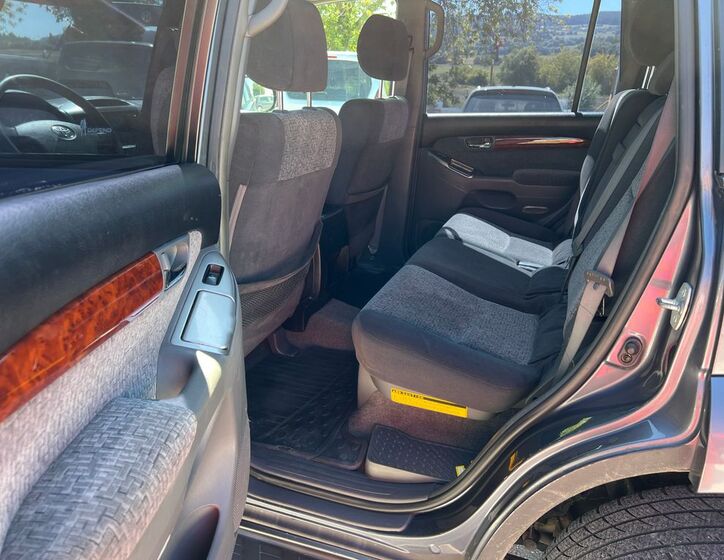 Toyota Land Cruiser 7