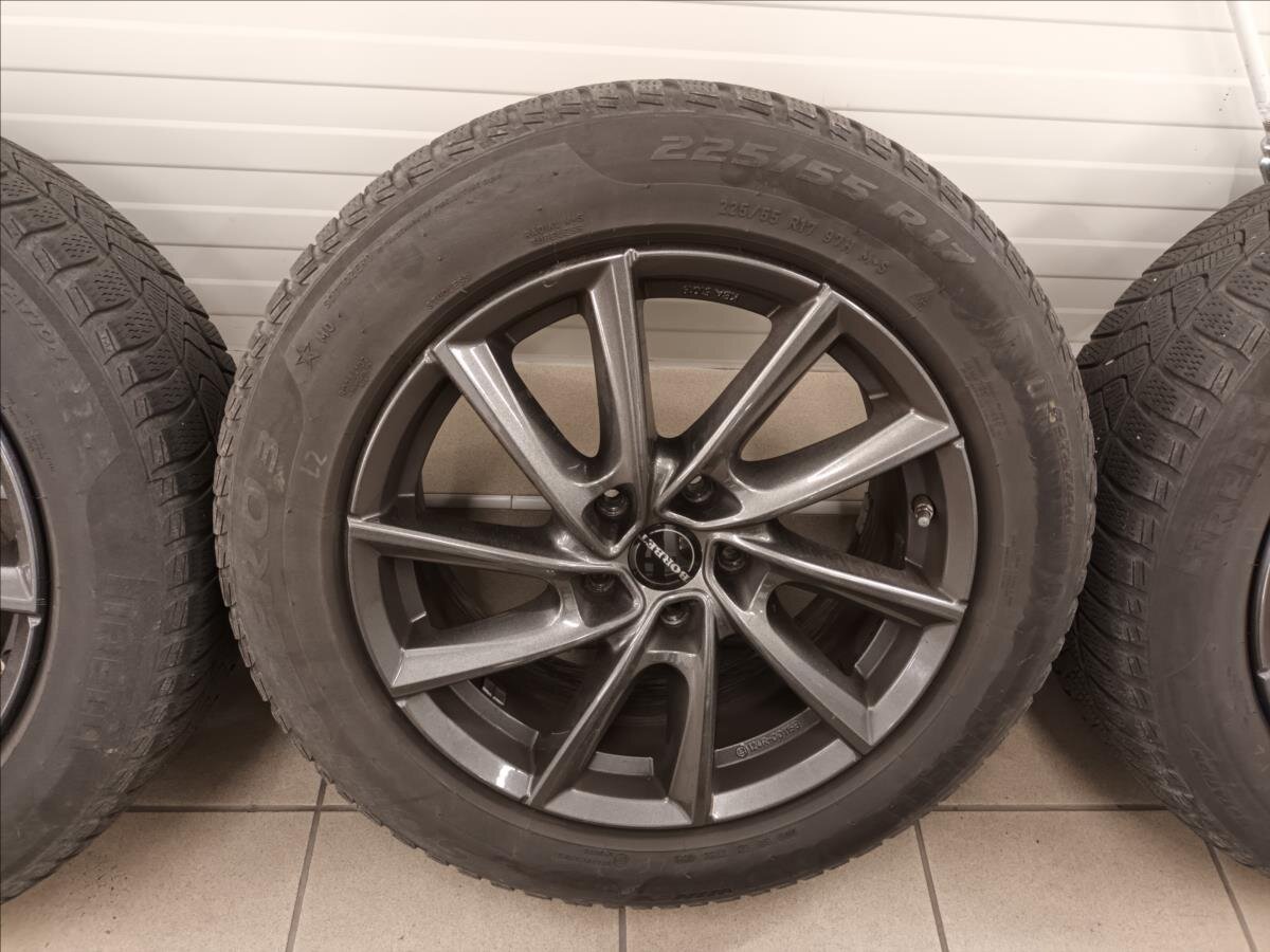 Mercedes-Benz Třídy E Kombi 3,0 l 190 kw