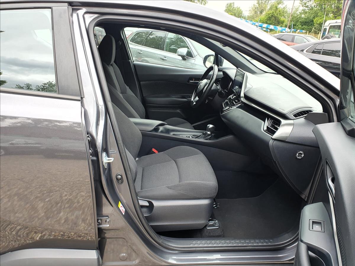 Toyota C-HR Hatchback 1,8 l 72 kw