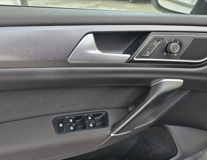 Volkswagen Golf Sportsvan 13