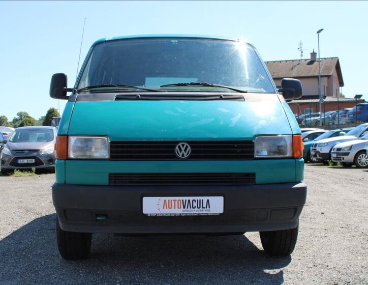 Volkswagen Caravelle Kombi 2,4 l 57 kw