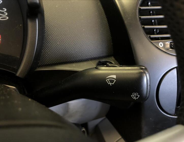 Volkswagen New Beetle 25