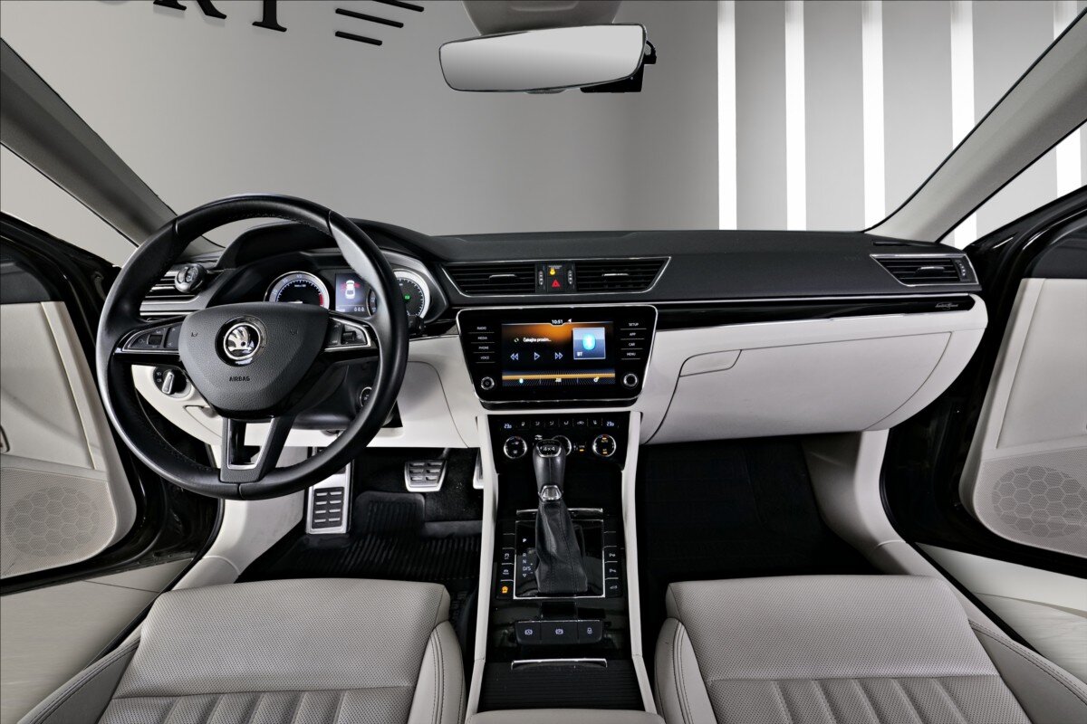 Škoda Superb Sedan / Limuzína 2,0 l 200 kw