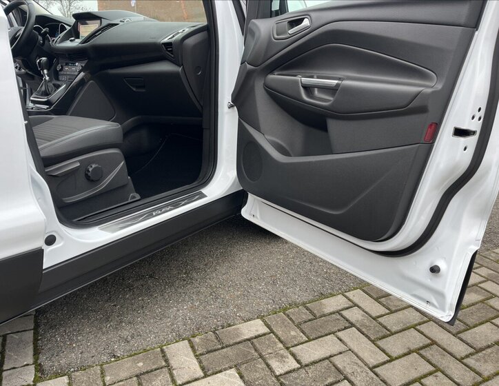 Ford Kuga Kombi 2,0 l 132 kw