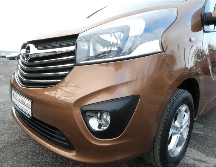 Opel Vivaro 4