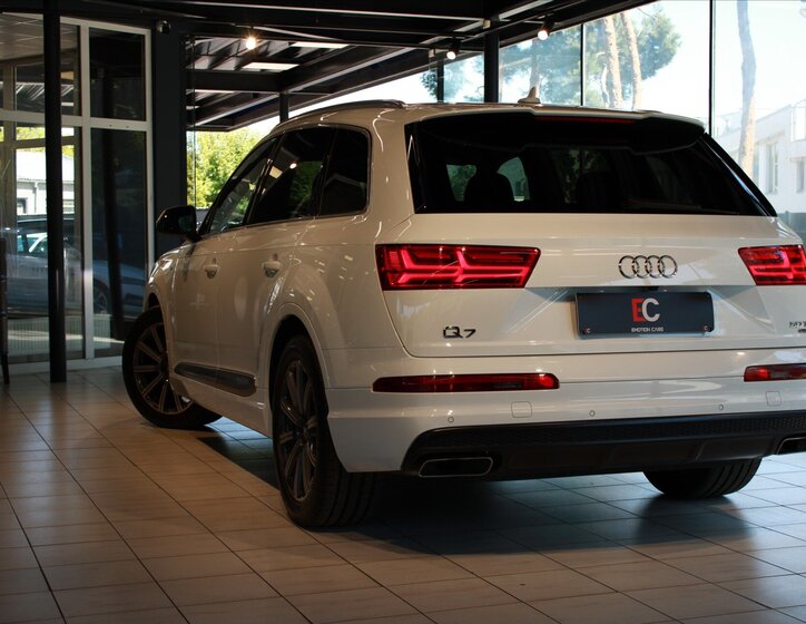 Audi Q7 31