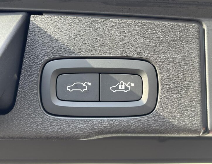 Volvo XC60 SUV / Terénní 2,0 l 145 kw