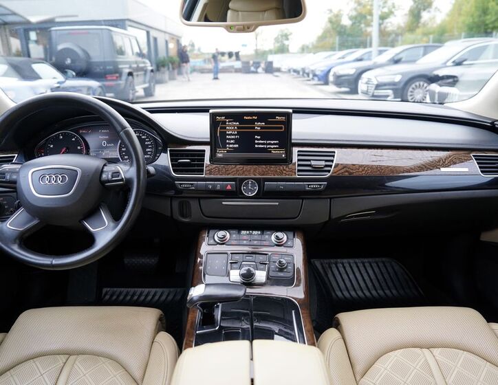 Audi A8 25
