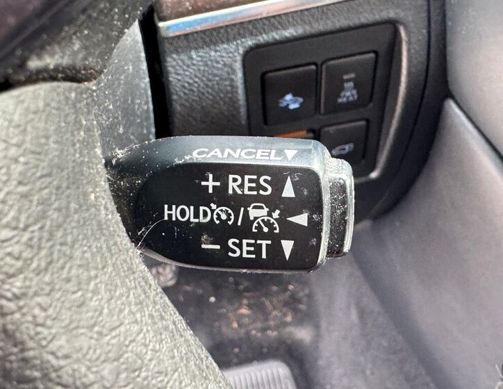 Toyota Land Cruiser SUV / Terénní 4,5 l 186 kw