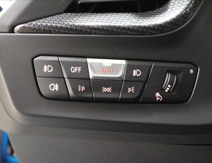 BMW Řada 2 Sedan / Limuzína 1,5 l 100 kw