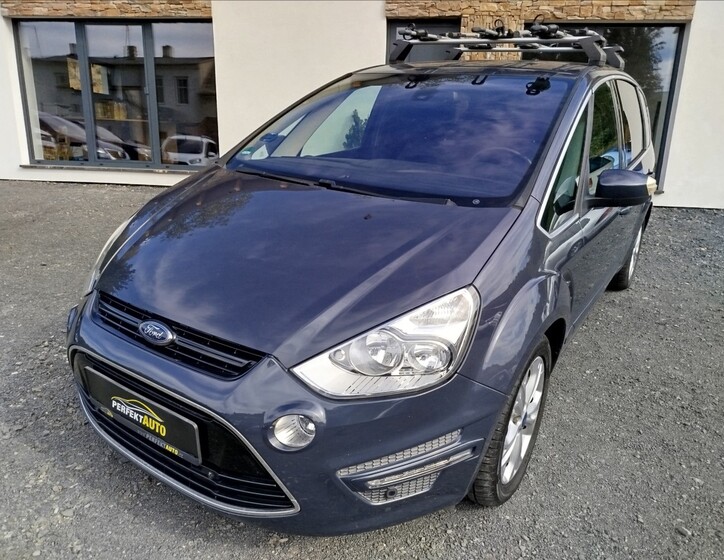 Ford S-MAX 1
