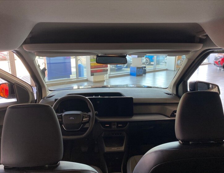 Ford Tourneo Courier MPV 0,0 100 kw