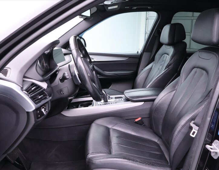 BMW X5 SUV / Terénní 3,0 l 230 kw