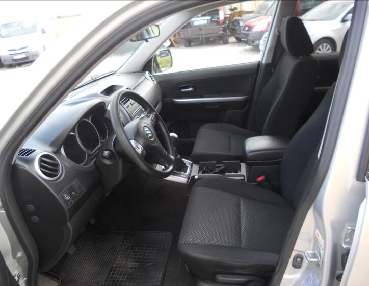 Suzuki Grand Vitara 12