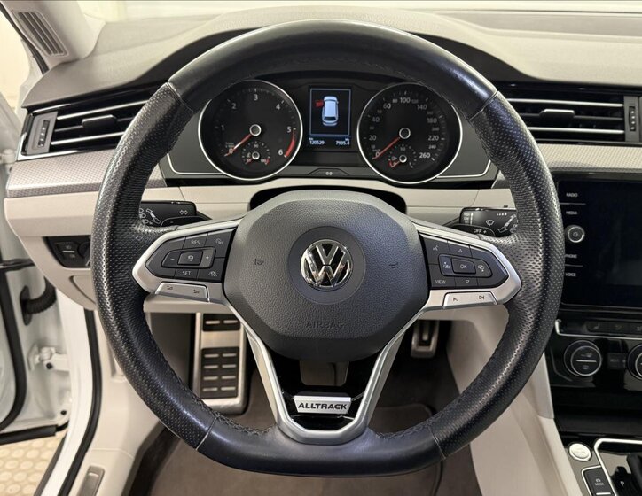 Volkswagen Passat 13