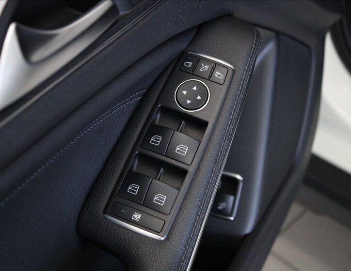 Mercedes-Benz GLA SUV / Terénní 2,0 l 155 kw