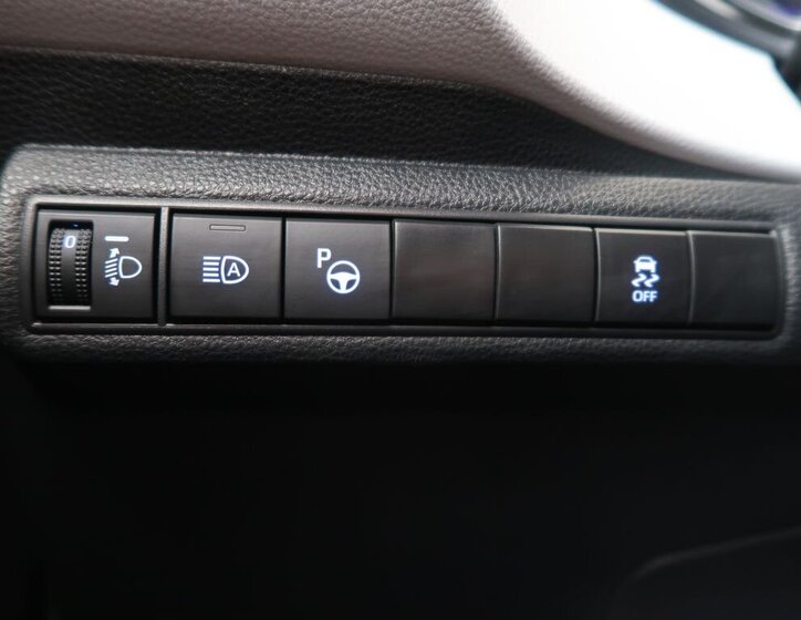 Toyota Corolla Kombi 2,0 l 112 kw