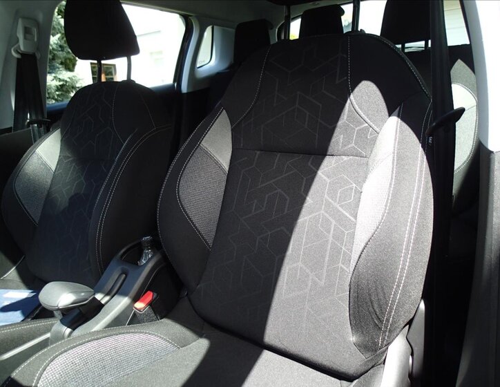 Peugeot 2008 Kombi 1,2 l 61 kw