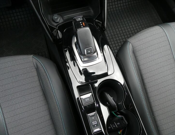 Peugeot 2008 SUV 1,2 l 96 kw