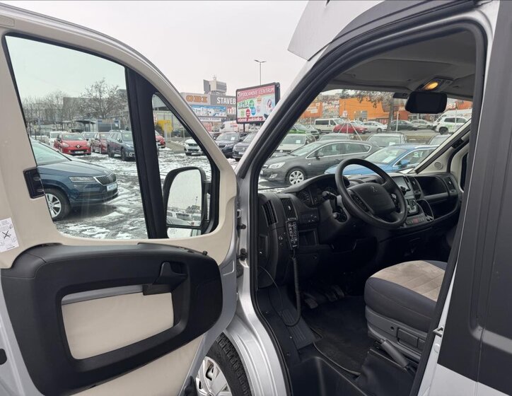 Peugeot Ostatní Ostatní 3,0 l 130 kw