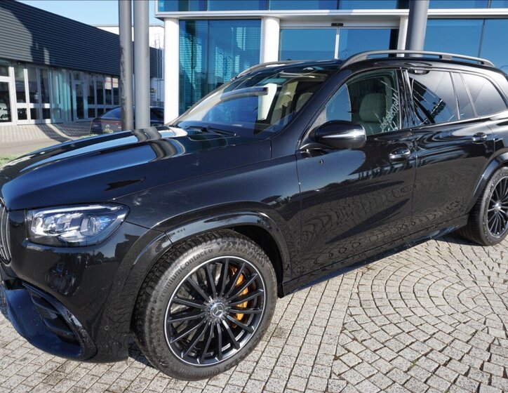 Mercedes-Benz GLS SUV / Terénní 4,0 l 450 kw