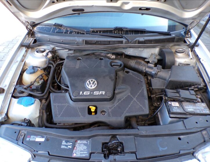 Volkswagen Bora Sedan / Limuzína 1,6 l 74 kw