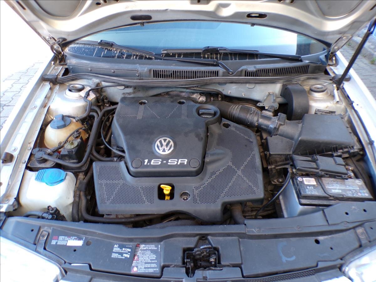 Volkswagen Bora Sedan / Limuzína 1,6 l 74 kw