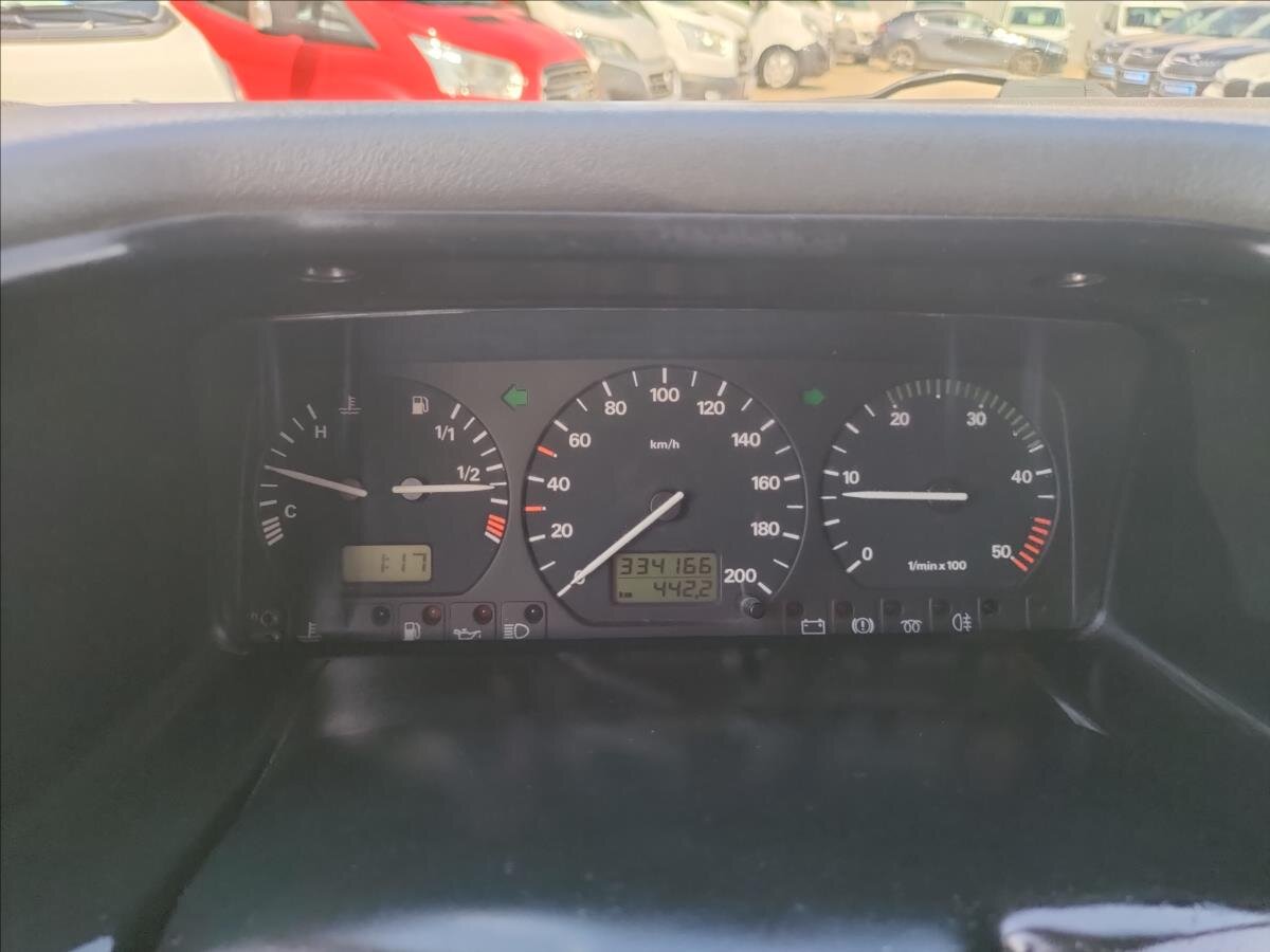 Volkswagen Transporter Kombi 2,5 l 75 kw