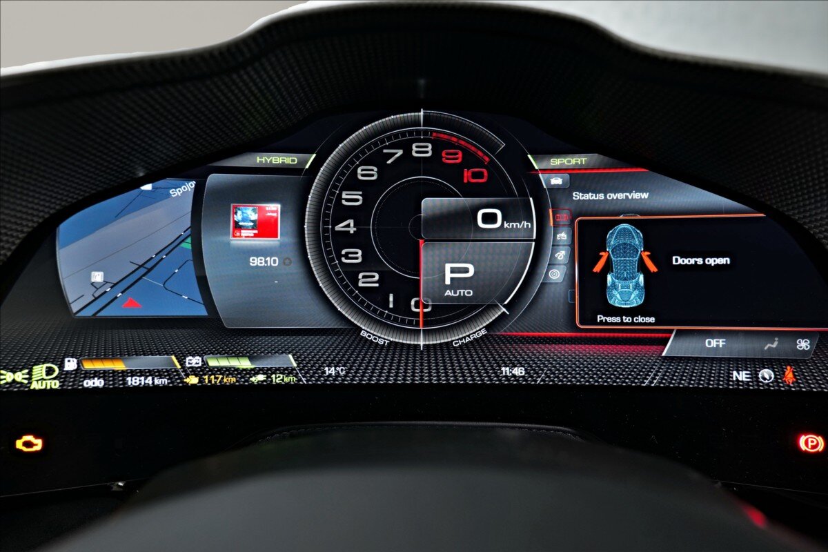 Ferrari SF90 Kupé 4,0 l 736 kw
