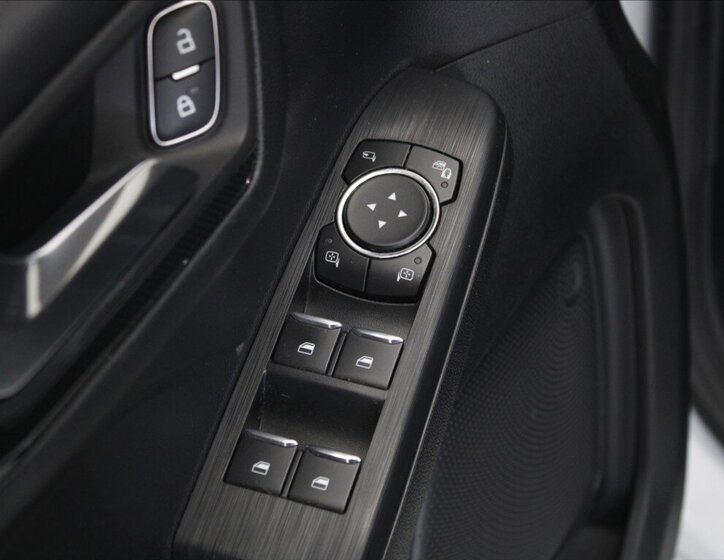 Ford Kuga SUV / Terénní 2,0 l 140 kw