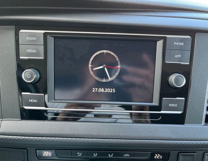 Volkswagen Caravelle 23