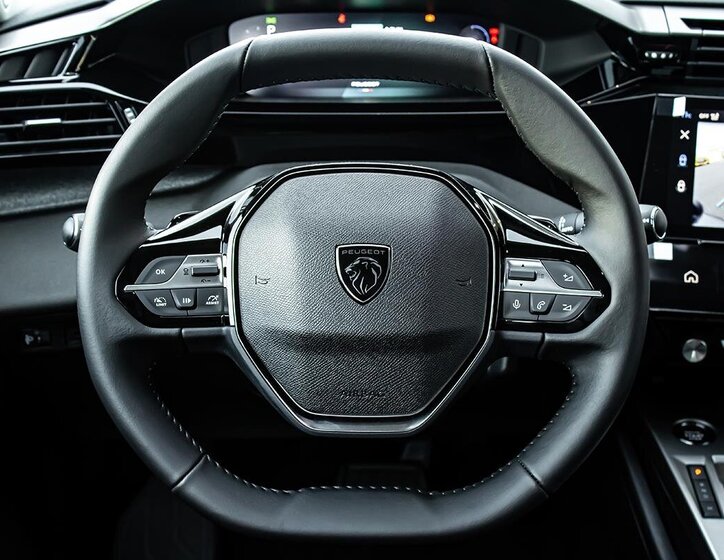 Peugeot 408 Liftback 1,2 l 105 kw