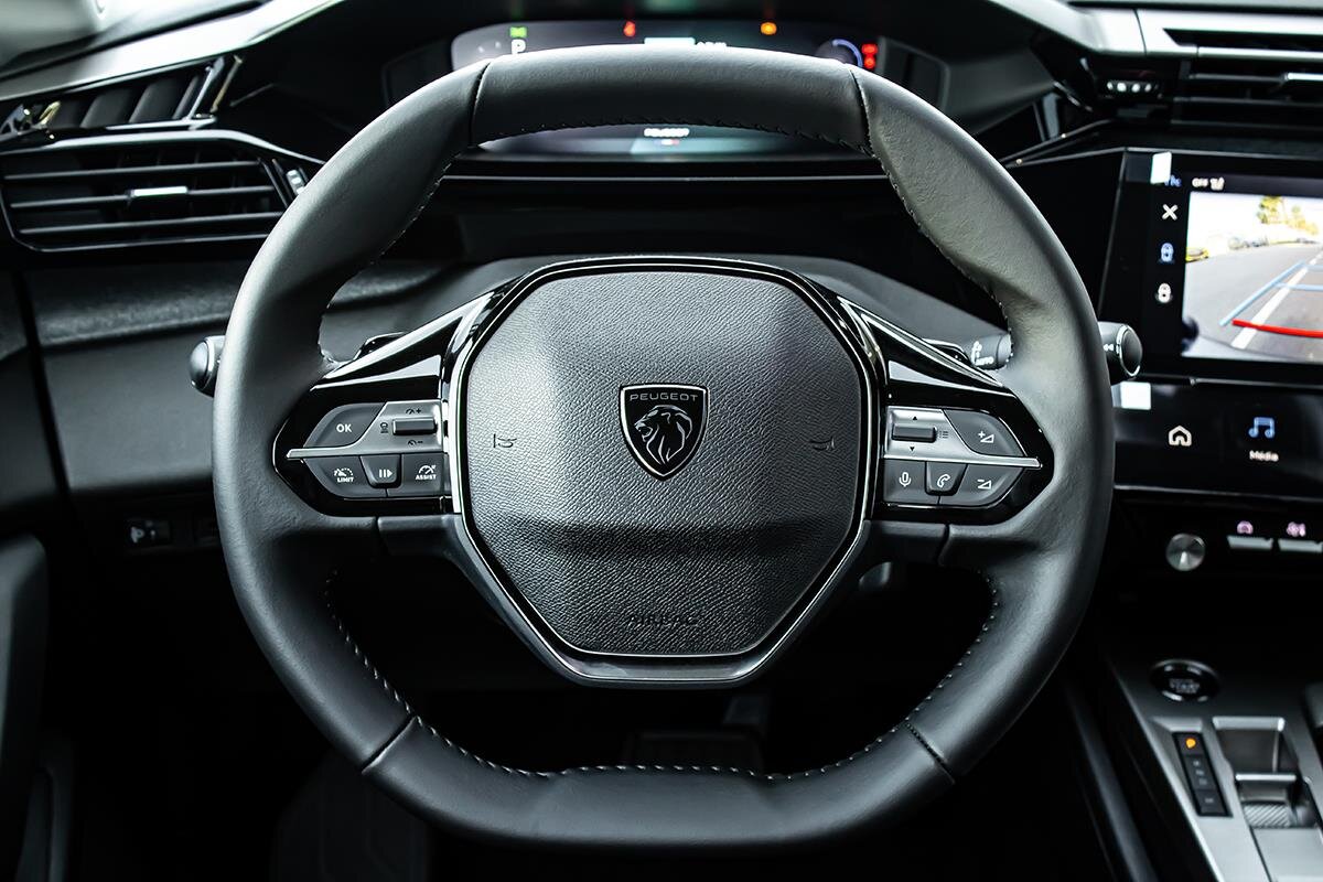 Peugeot 408 Liftback 1,2 l 105 kw