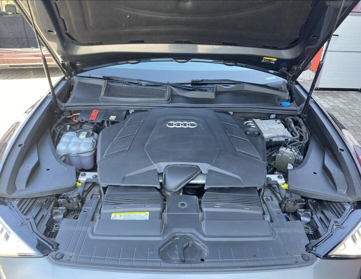 Audi Q8 SUV / Terénní 3,0 l 250 kw