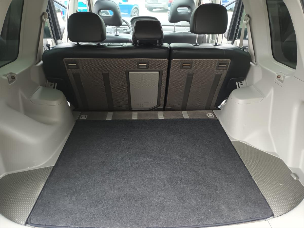 Nissan X-Trail SUV / Terénní 2,5 l 121 kw