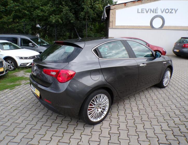 Alfa Romeo Giulietta 5