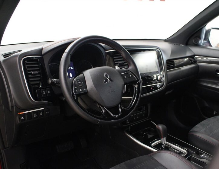 Mitsubishi Outlander 10