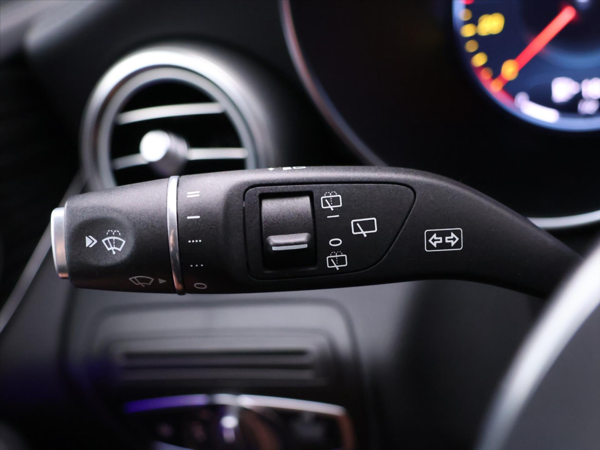 Mercedes-Benz GLC SUV 2,0 l 143 kw