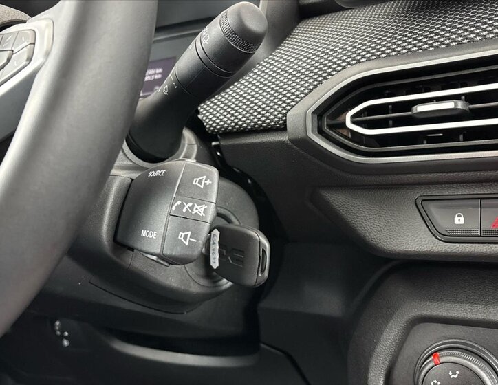 Dacia Sandero Hatchback 999,0 67 kw