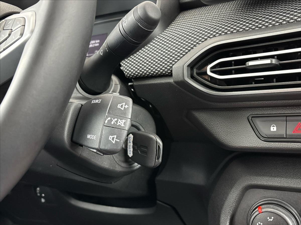 Dacia Sandero Hatchback 999,0 67 kw