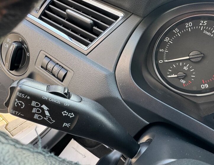 Škoda Rapid Sedan / Limuzína 1,6 l 77 kw