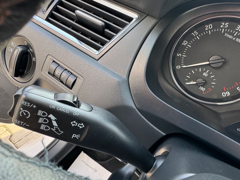 Škoda Rapid Sedan / Limuzína 1,6 l 77 kw