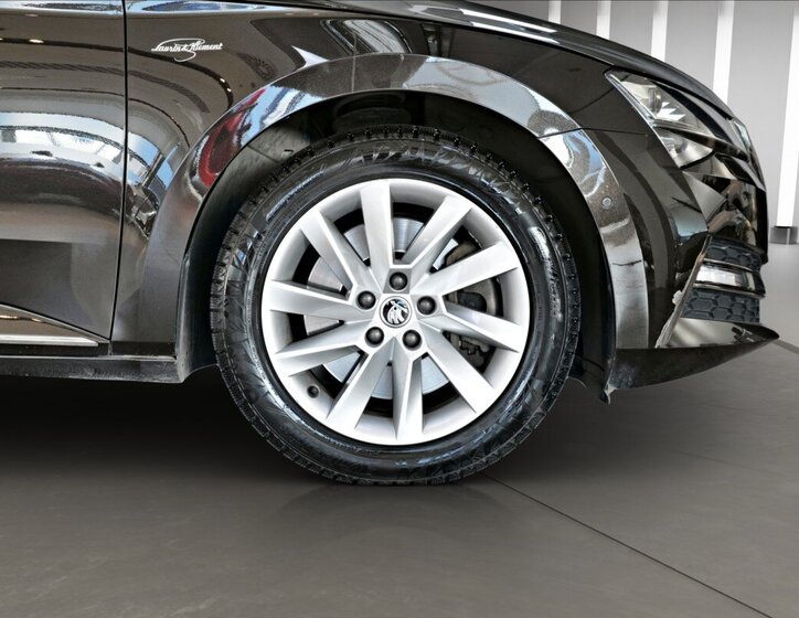 Škoda Superb Sedan / Limuzína 2,0 l 200 kw