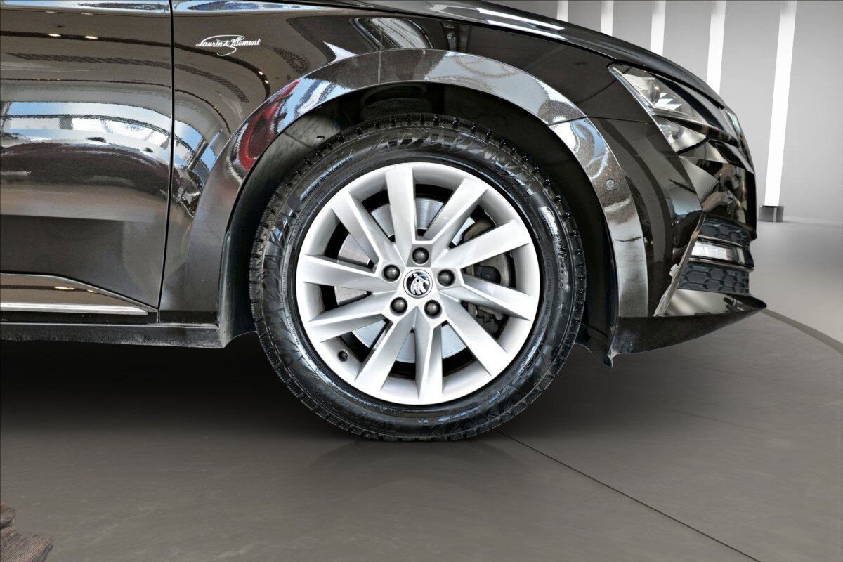 Škoda Superb Sedan / Limuzína 2,0 l 200 kw